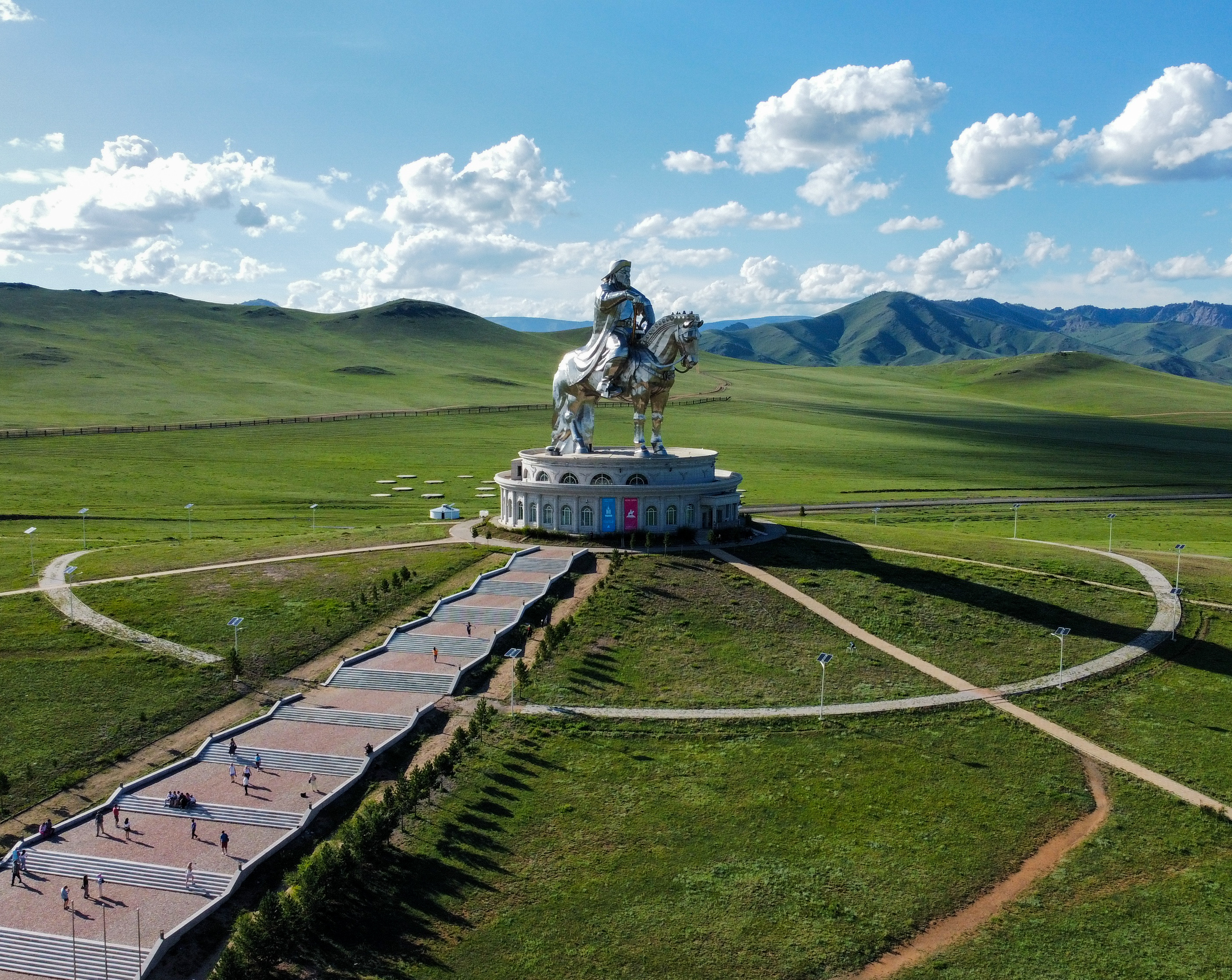 成吉思汗骑马雕像（Chinggis Khaan Statue Complex）