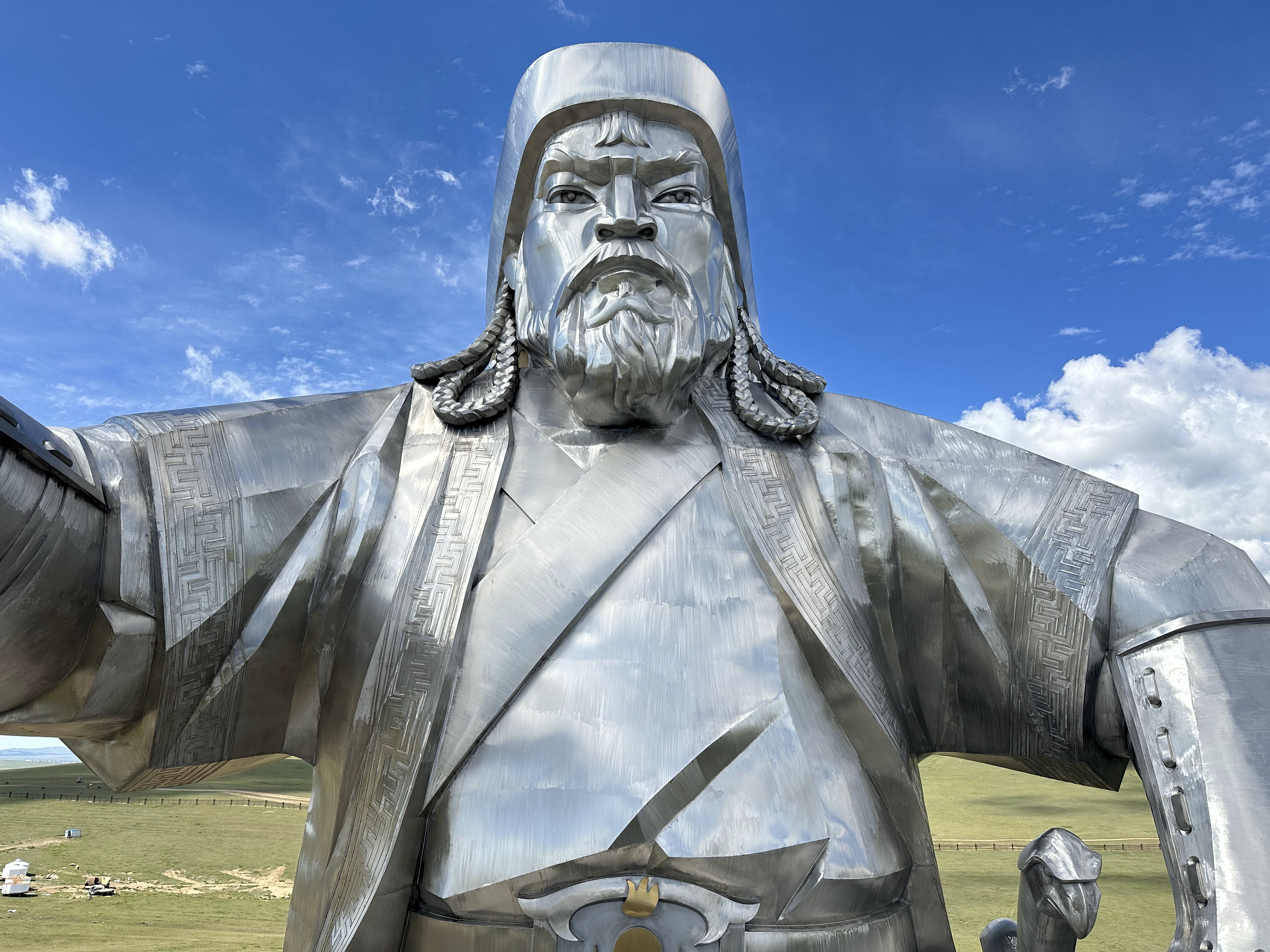 世界上最大的蒙古靴造型咖啡馆，适合家庭打卡。